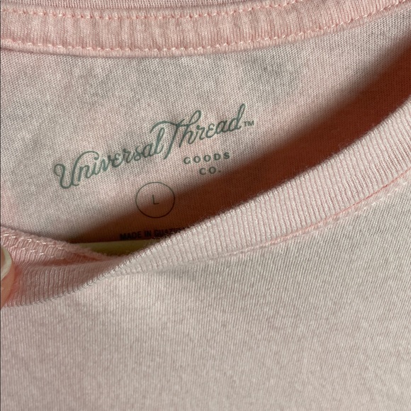 Universal Thread Light Pink T-Shirt - Picture 2 of 3